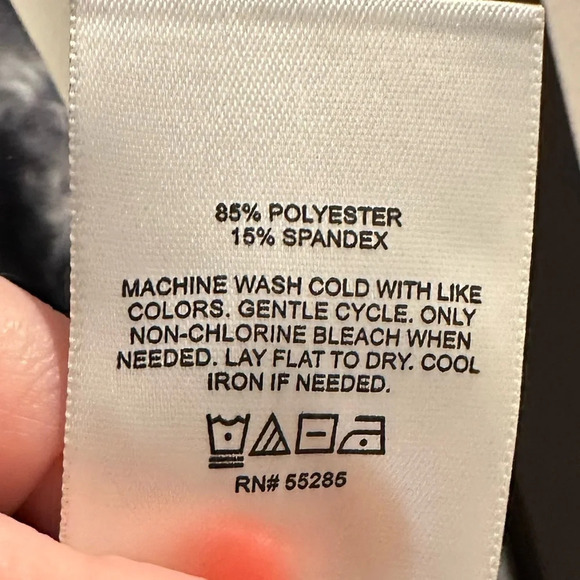 EXPRESS NWOT Body Contour High Compression Marbled Cropped - Picture 9 of 12